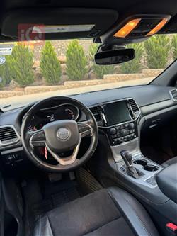 جیپ گراند شیرۆکی